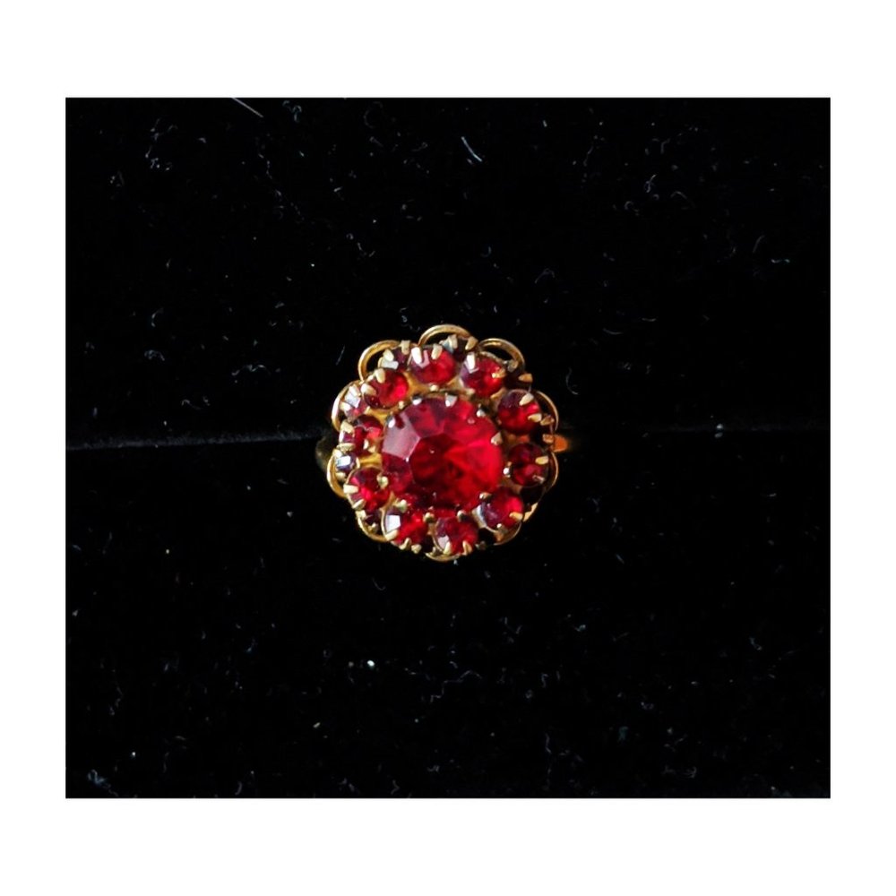 Red gem flower ring - Picture 2 of 2